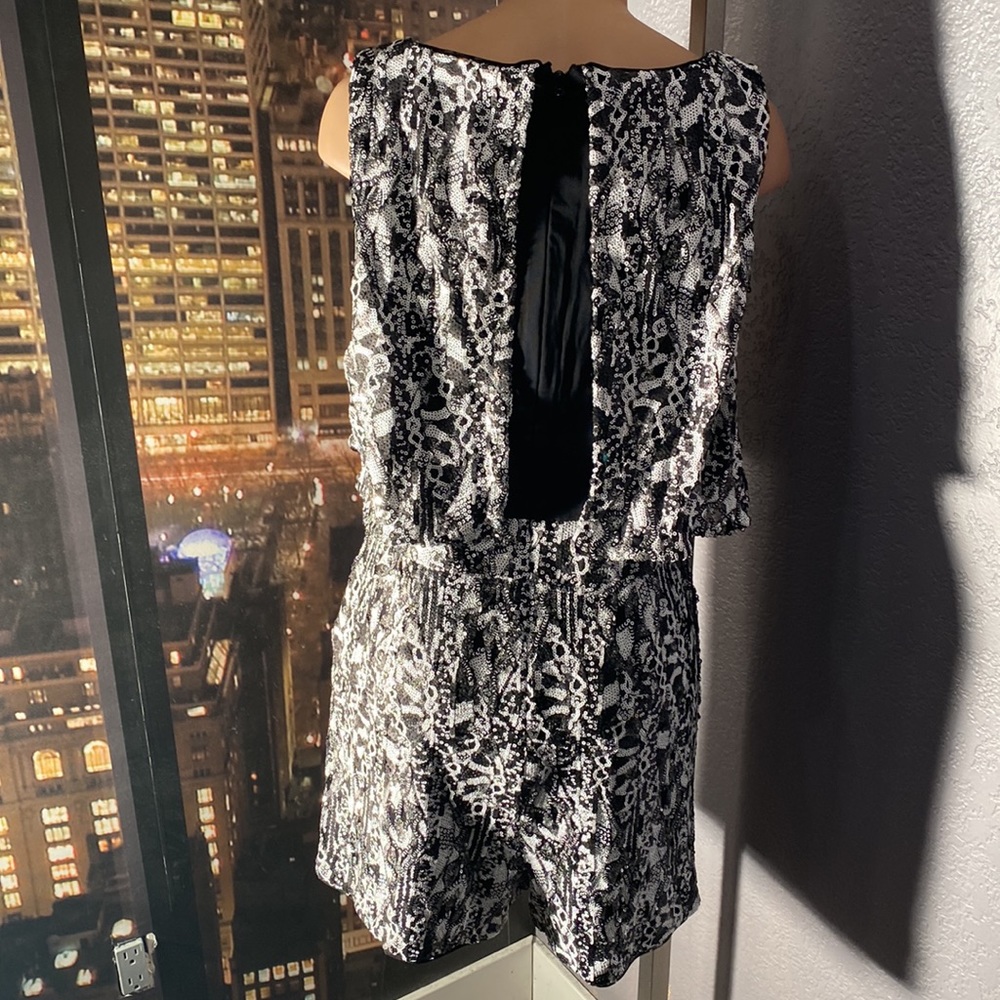 BEBE - NWT - shorts romper: sequin black & white sleeveless w lining, zip - 12 - Picture 14 of 16